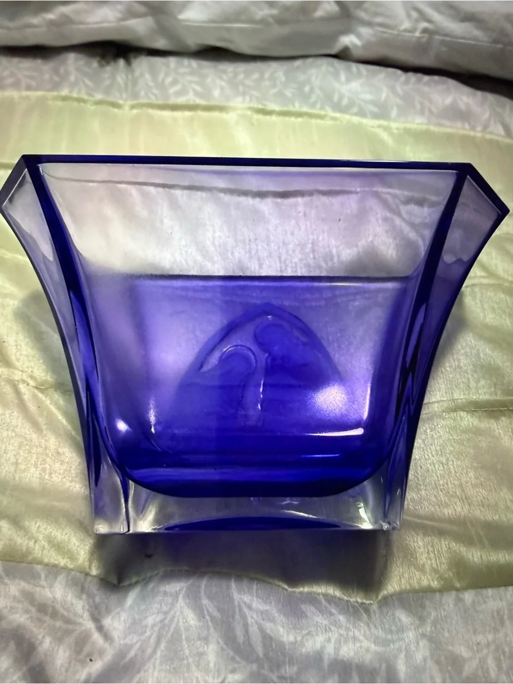 Source Unknown Purple and Pink Religious Glass Nativity Vase